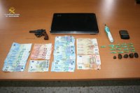 Detenida una pareja y sus tres hijos durante la desarticulación de un punto de venta de droga en Tarifa (Cádiz)