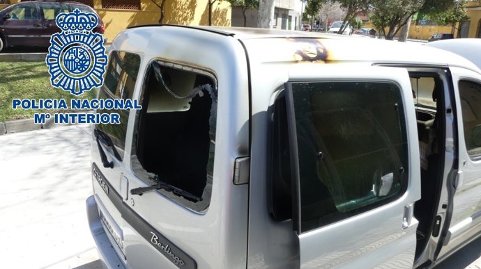 Np: Detenido En Algeciras El Presunto Autor Del Incendio De Una Furgoneta