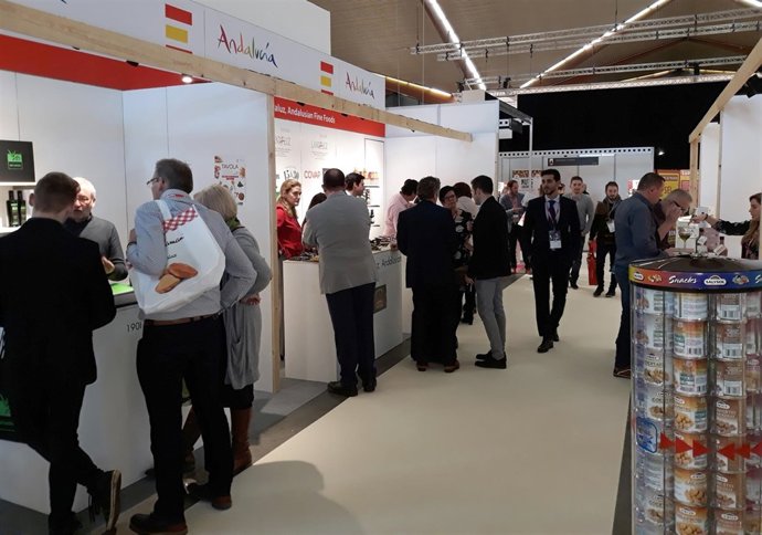 Foto Y Nota De Prensa:Extenda Apoya Por Primera Vez La Participación De Empresas