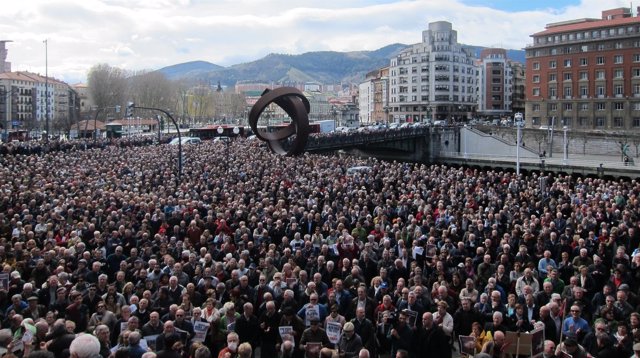 Pensionistas Y Jubilados De Bilbao concentrados el lunes frente al Ayuntamiento