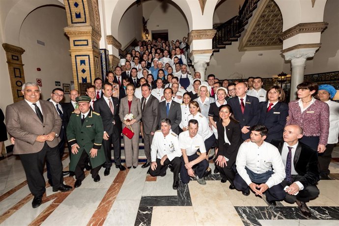 La Infanta Elena preside los actos del 90 aniversario del Hotel Alfonso XIII