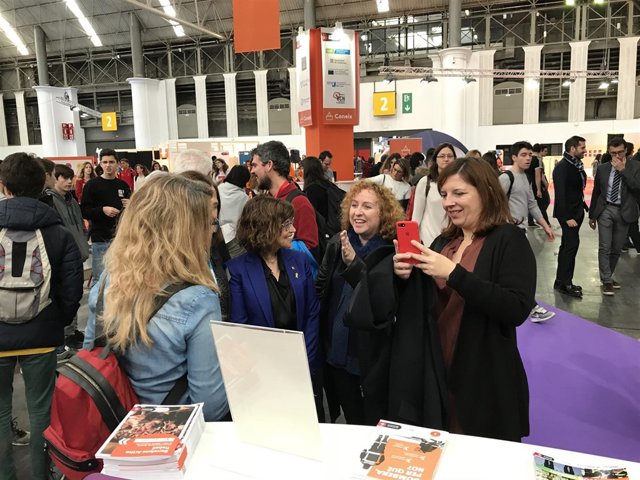 Sara Berbel y Laia Ortiz en el Salón de la Ocuapción Juvenil BCN