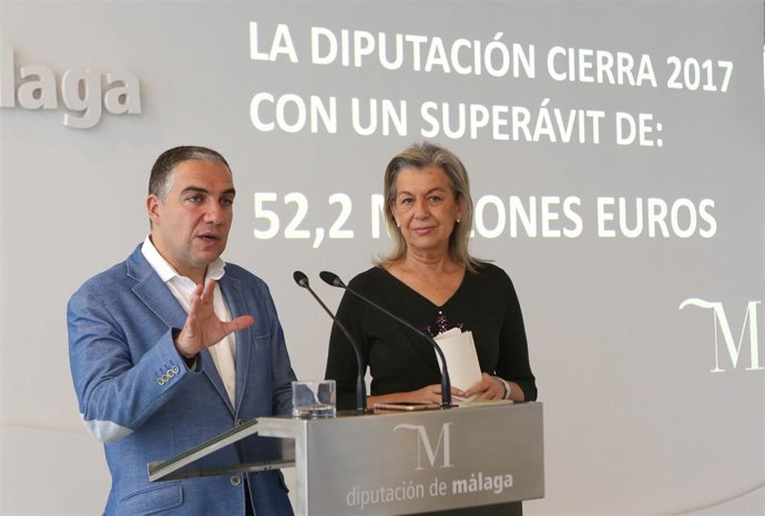 ELías Bendodo presidente de la Diputación con Kika Caracuel superávit 2017