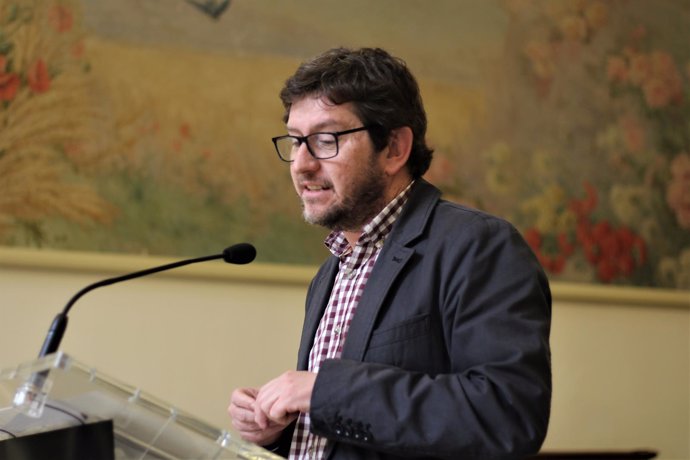 El portavoz parlamentario de Podemos, Alberto Jarabo