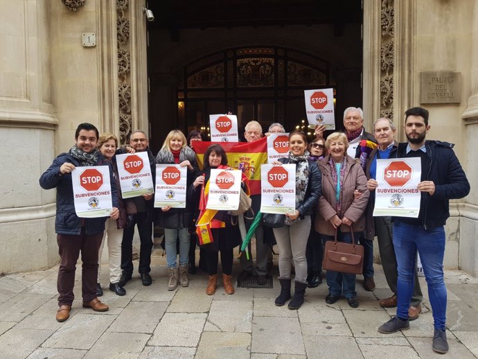 Protesta de Sociedad Cívica Balear en el Consell el pasado 9 de marzo