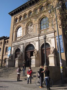 Edificio Paraninfo De La Universidad De Zaragoza