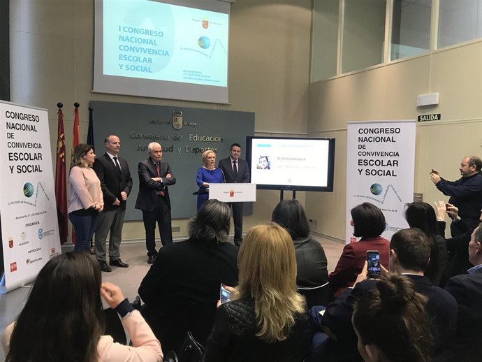 Adela Martínez-Cachá junto alcalde Alcantarilla