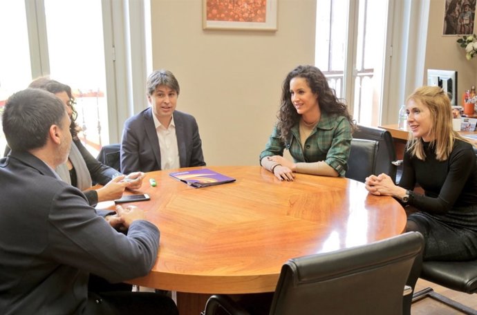 Cs afea a Carmena que se reuniera con Puigdemont