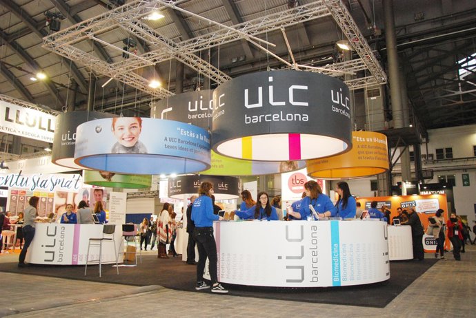 Stand de la UIC en el Saló de l'Ensenyament