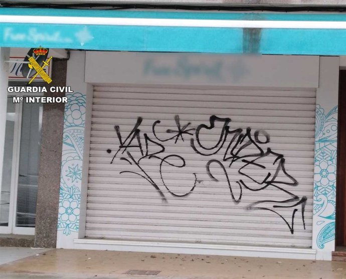 Grafitis en puerto de Pollença 