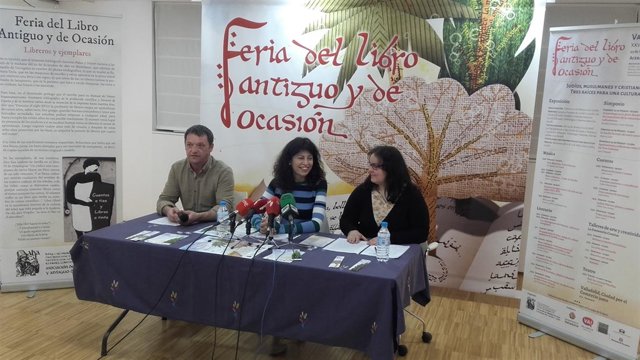 Ana Redondo (centro) y Cristina Tejera (dcha) presentan la feria 15-3-18