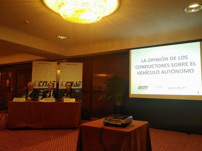 Presentación informe 'Vehículo autónomo: opinión de os conductores españoles'