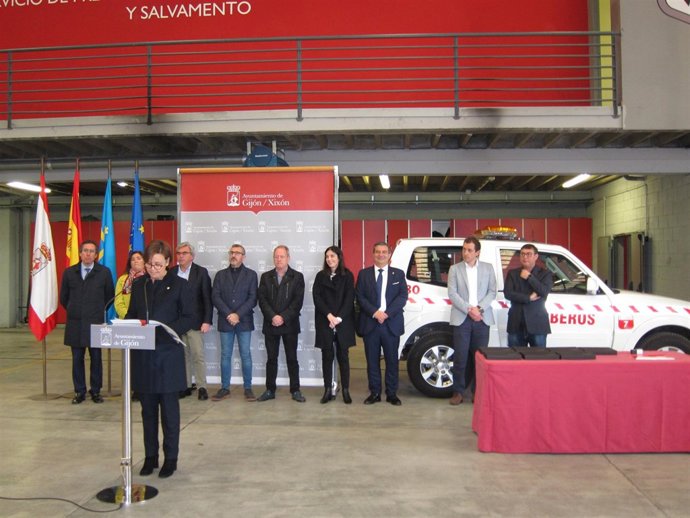 Alcaldesa Durante La Fiesta De Los Bomberos