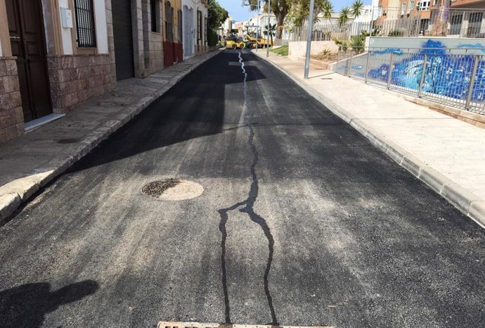 Los Planes Provinciales reparan la Avenida Nicolás Salmerón de Alhama.