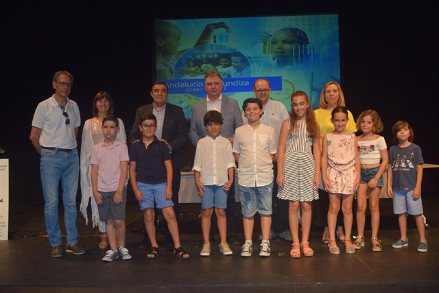 1 Nota Y 1 Foto Junta (Profundiza Y Altas Capacidades)