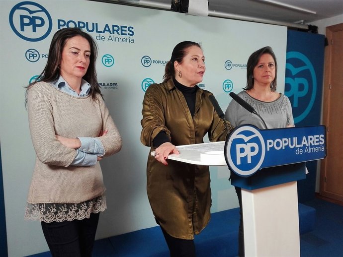 Aránzazu Martín, Carmen Crespo y Catalina García (PP)