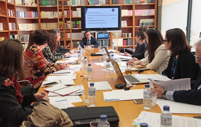 Paternalia mantiene un reunión en la Diputación de Badajoz