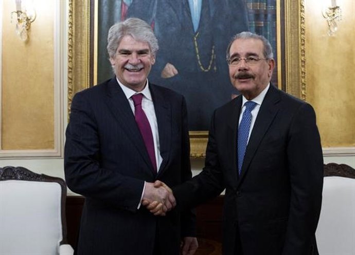 Alfonso Dastis y Danilo Medina, presidente de República Dominicana