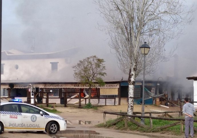Incendio en un restaurante de la aldea de El Rocío. 