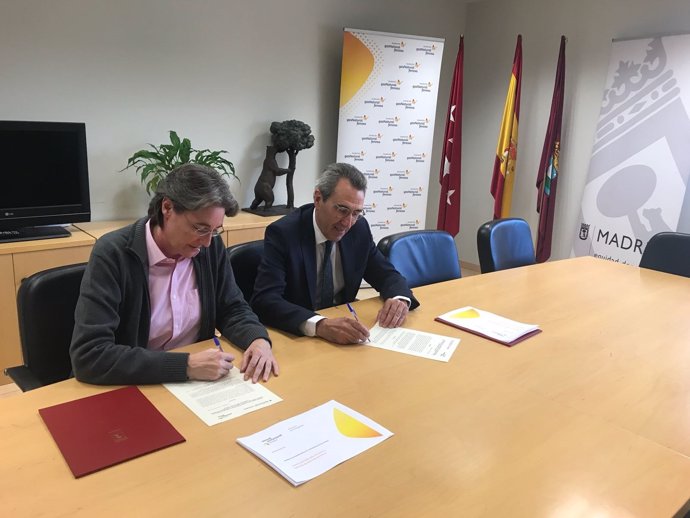 Firma del convenio entre Ayuntamiento y Gas Natural