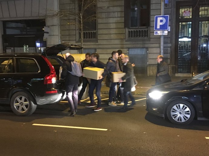 Acaba el registre a la seu d'Òmium