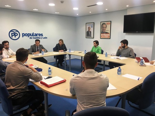 Valladolid.- De la Hoz preside la reunión con los estudiantes (15/3/2018)