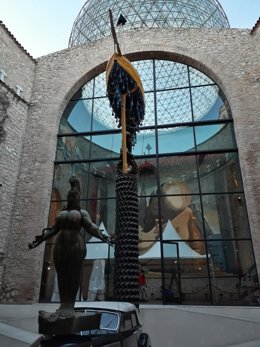 Restitueixen les restes de Salvador Dalí