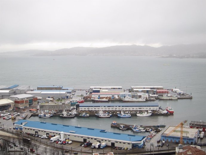 Frota amarrada en Vigo polo temporal