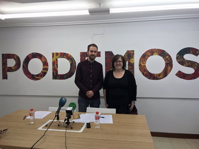 Luis del Piñal y Verónica Ordóñez pressentan líneas de su candidatura a Podemos