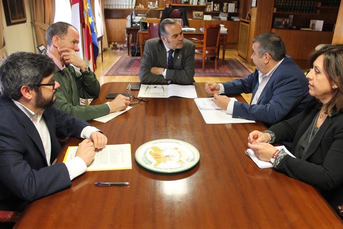 José Julián Gregorio se reúne con miembros de CSIF