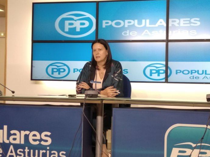Susana López Ares en rueda de prensa en la sede del PP. 