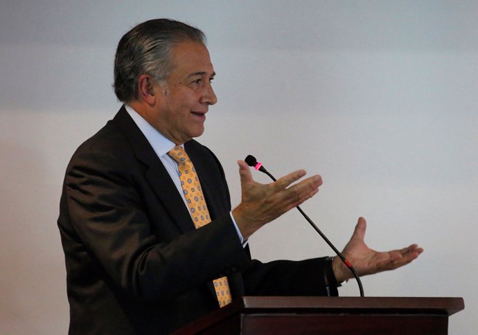 Colombia's Vice President Oscar Naranjo attends a news conference in Bogota, Col