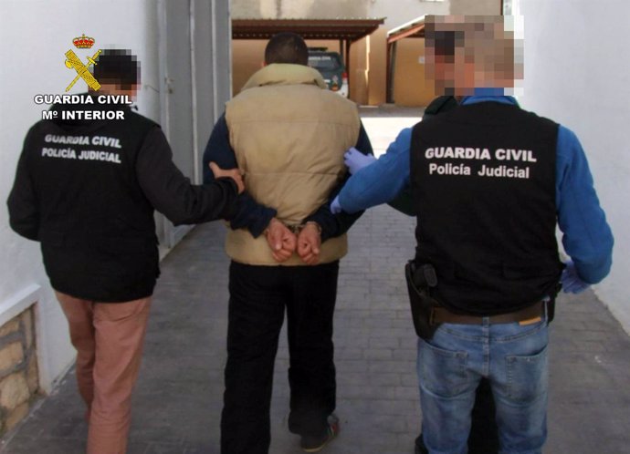 La Guardia Civil detiene a un experimentado delincuente buscado por autoridades 