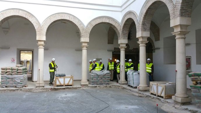 Isabel Albás y representantes de Cs en el Palacio de Congresos y Exposiciones