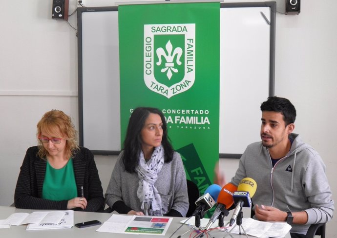 Raquel Bonilla, Patricia Aranda y Jorge Chinchón, del colegio Sagrada Familia