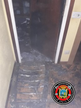 Vivienda incendidada en Santander 