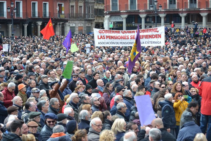Valladolid.- Llegada de la manifestación a la Plaza Mayor (17/3/2018)