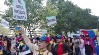 Cientos de personas piden en Madrid elecciones libres en Venezuela para "acabar" con el régimen de Maduro