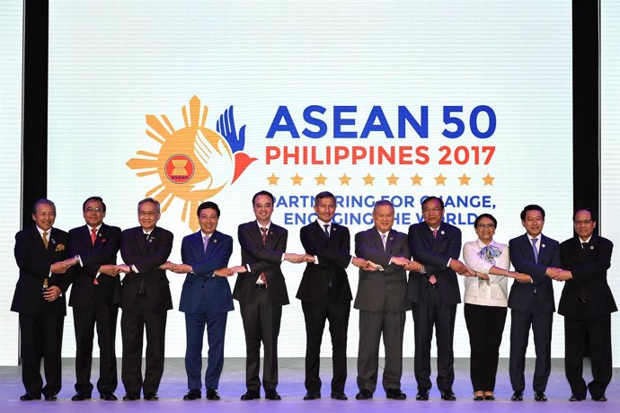 Ministros de Exteriores de los países de la ASEAN en la cumbre de Manila