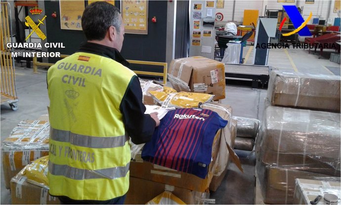 Decomiso de mercancía falsa en Torrevieja (Alicante)