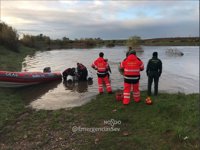 Medios aéreos y acuáticos buscan a un guardia civil de Guillena desaparecido en el temporal