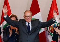 Kuczynski reconoce que evadió impuestos ante una comisión parlamentaria