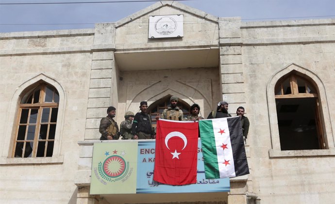 Soldados turcos  y el ejército libre de Siria en Afirn, Siria
