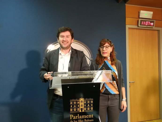 Portavoces de Podemos, Laura Camargo y Alberto Jarabo