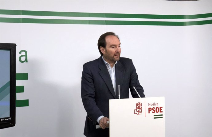 El secretario general del PSOE de Huelva, Pepe Fernández.