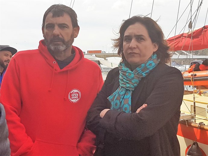 El dtor de Proactiva Open Arms, Oscar Camps, i l'alcaldessa  Ada Colau