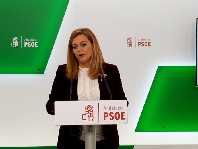 La secretaria de Política Municipal del PSOE-A, María Jesús Serrano, 