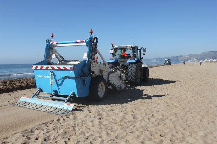 Llaurat de la platja metropolitana de Castelldefels (Arxiu)