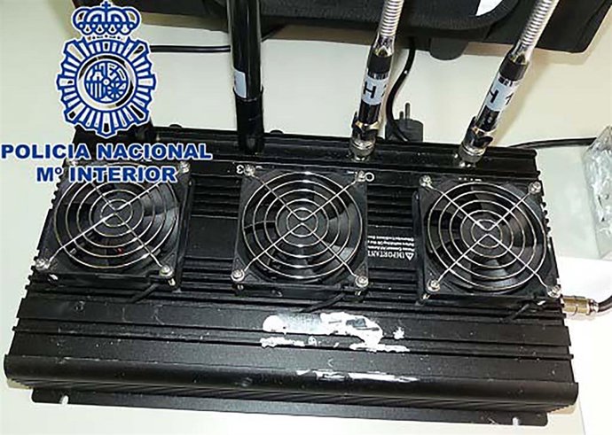 Dos detenidos cuando hacían un butrón en una perfumería de Madrid