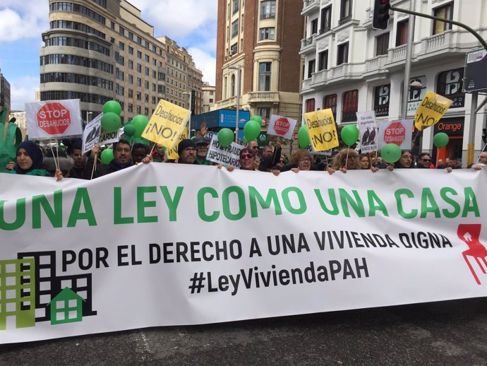 Pancarta de la manifestación organizada por la PAH.